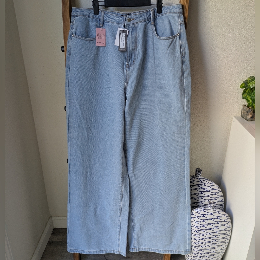 NWT PrettyLittleThing Light Blue Wide Leg Jeans - Size 12 Tall